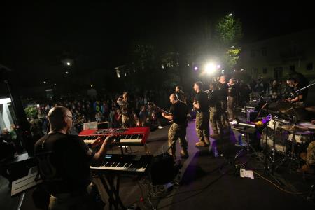 DVE UNIFORMI ENA PESEM 35 FOTO LJUBO VUKELIČ
